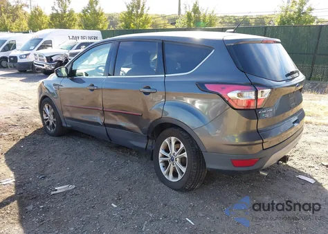 2017 Ford Escape Se z USA, uszkodzony, nr VIN 1FMCU9G92HUB72735